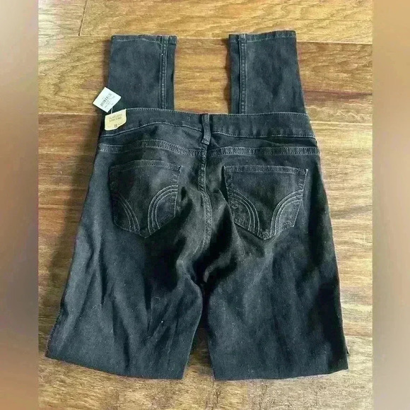 NWT Hollister Black Super Skinny Jean - Picture 2 of 3